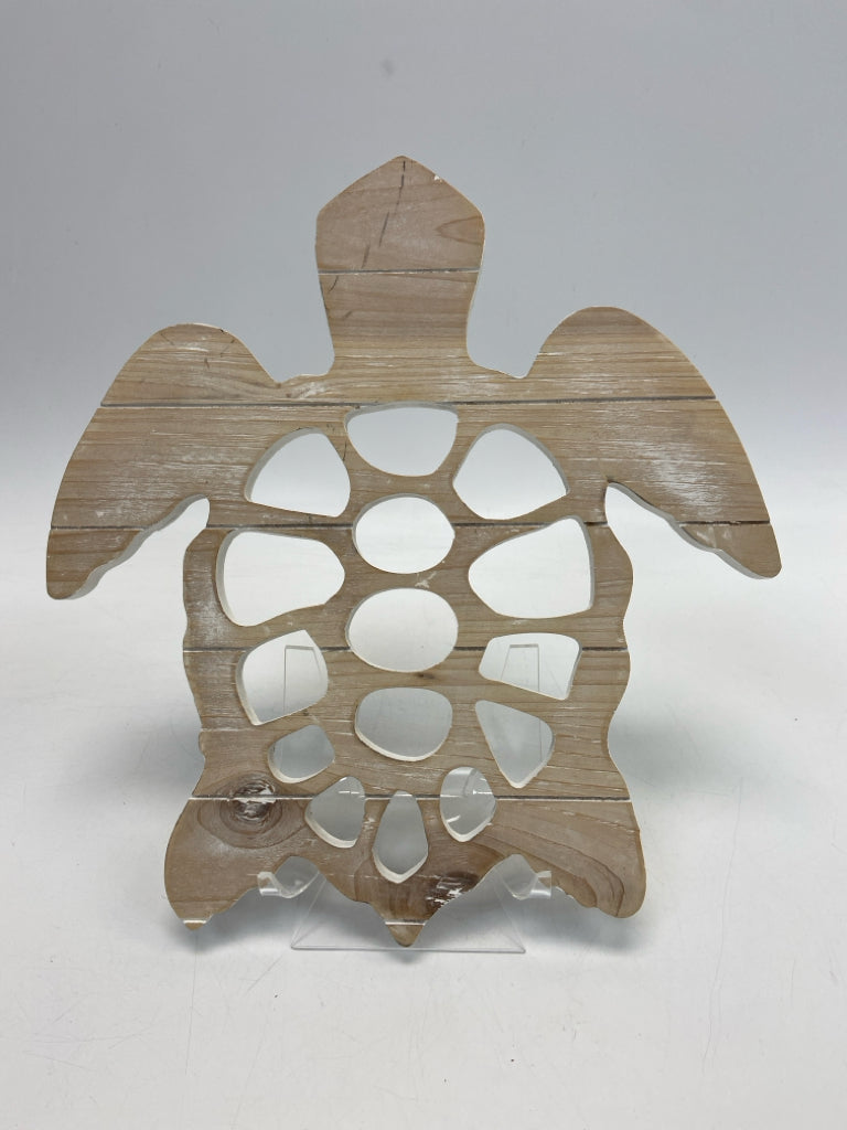Natural Cut-Out Wall Hanging