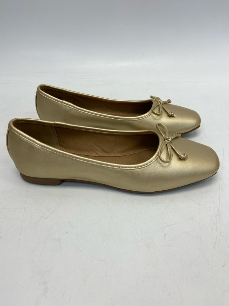 Crown &amp; Ivy US Shoe Size 8.5 Gold Flats