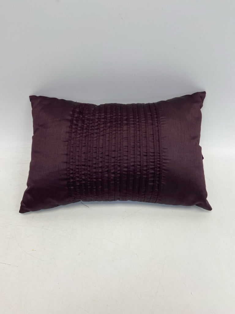 Purple Ribbed Pillow