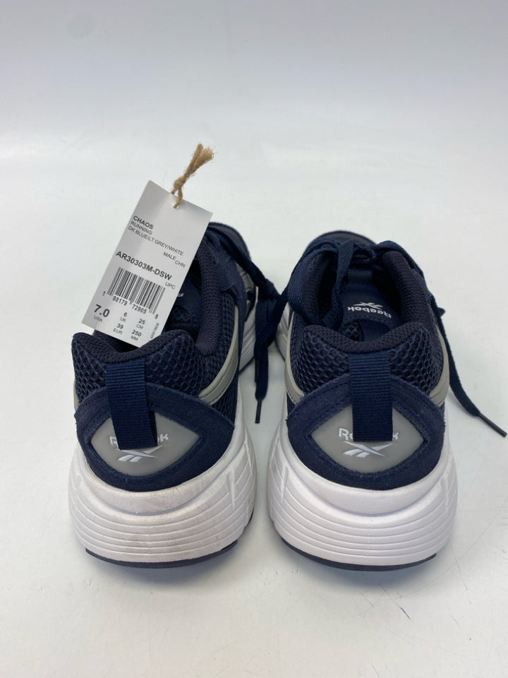 NWOT Reebok Size 7 Navy Gray Lace-Up Men&