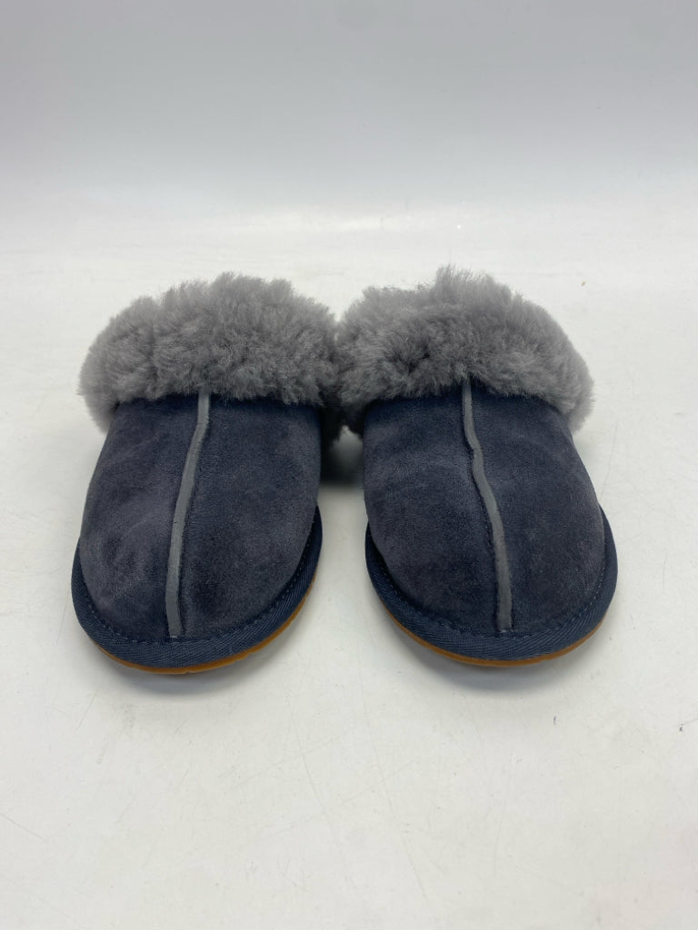 UGG US Shoe Size 6 Gray Slippers