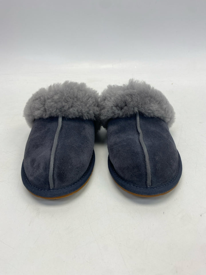 UGG US Shoe Size 6 Gray Slippers