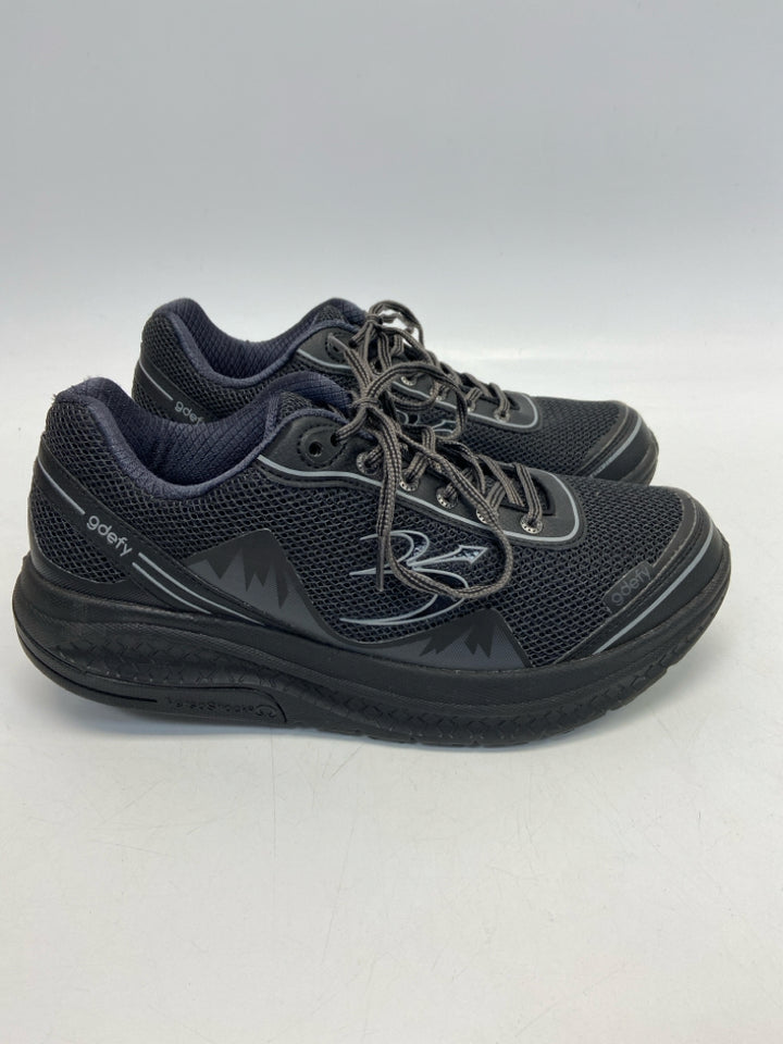 Size 10 Black Lace-Up Men&