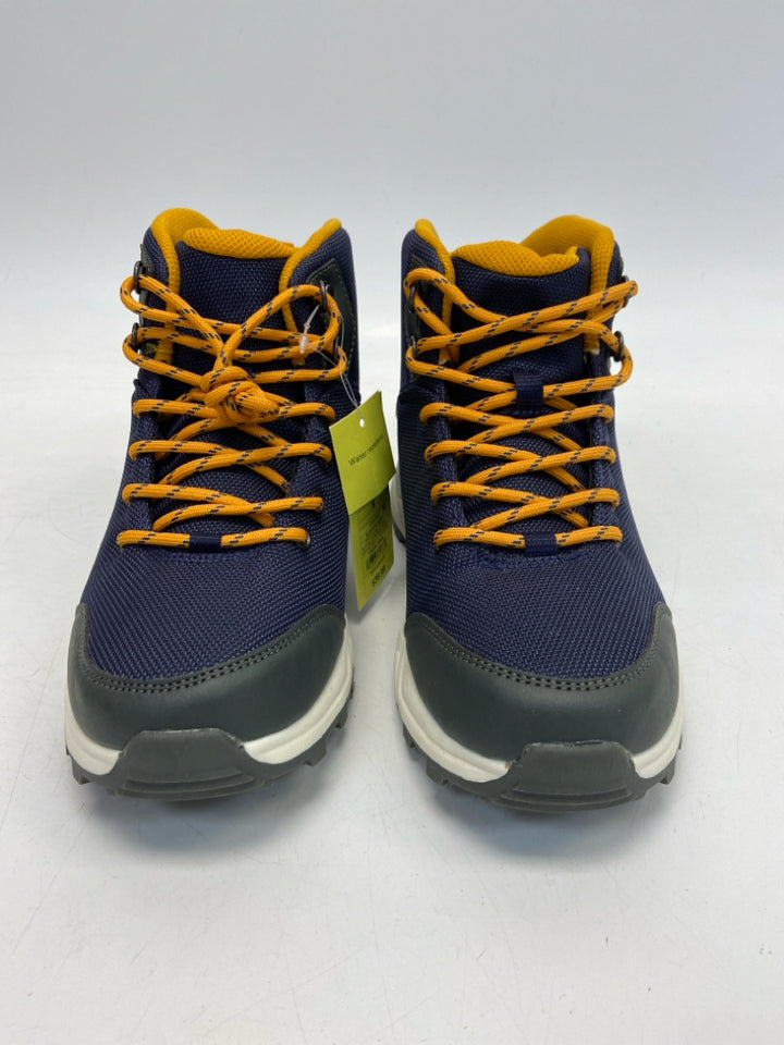 all in motion SIZE 6 Navy Gold Lace-Up Boy&