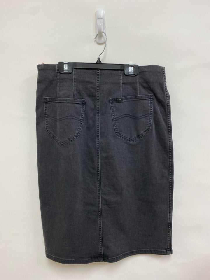 NWT Lee Size M Charcoal Denim Ladies Skirt