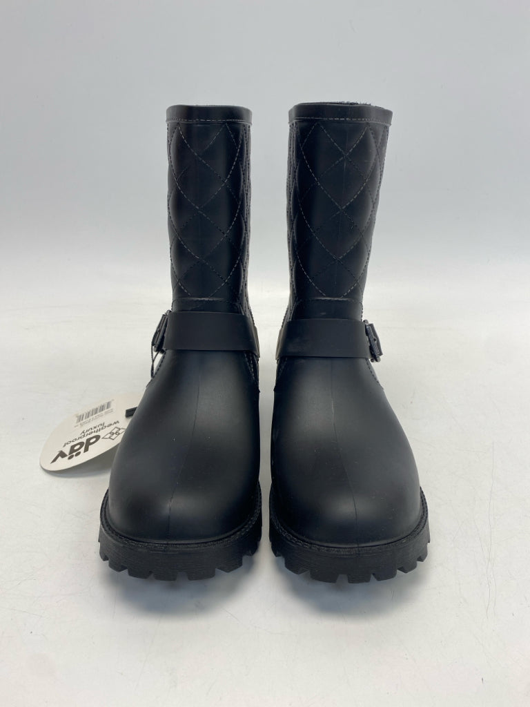 NWT US Shoe Size 9 Black Quilted Boots