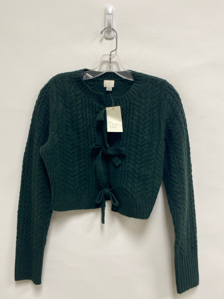 NWT a new day Size XS Green Cardigan Ladies Sweater