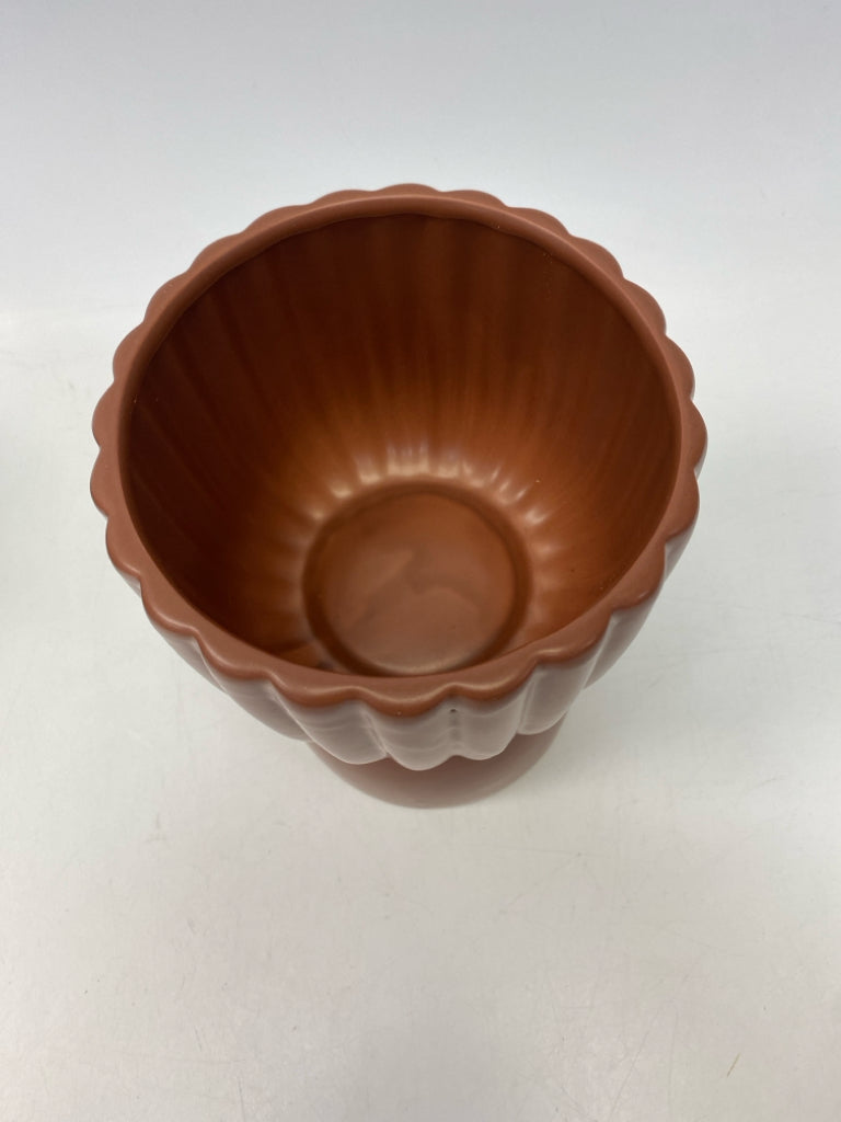 Three Hands Rust Ribbed Ceramic Planter