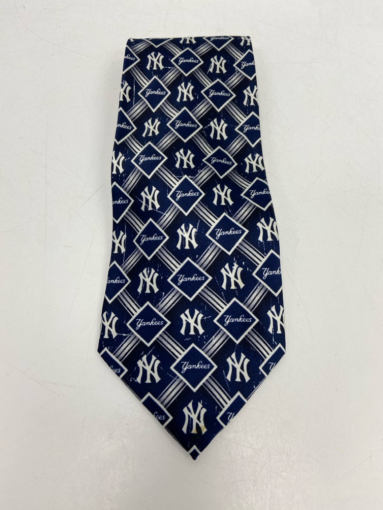 Dark Blue White Men&