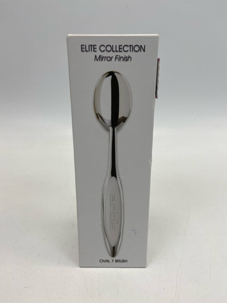 NEW/BOX White Silver Misc. Beauty