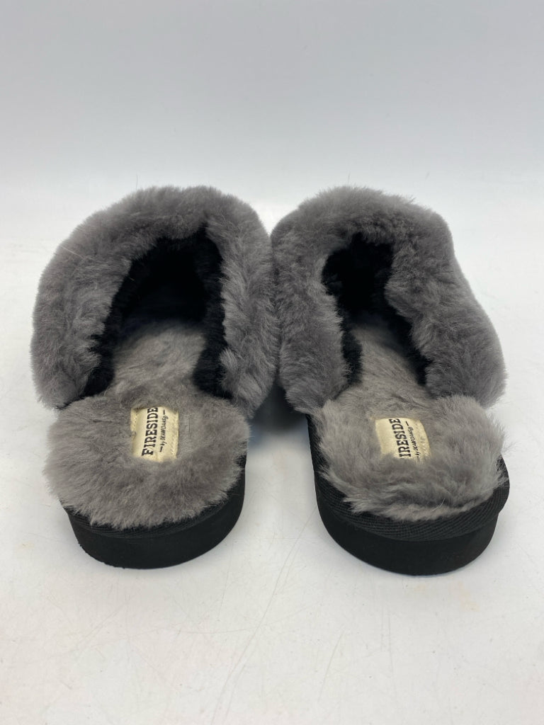 Dearfoams  Size 8.5 Black Gray Slippers
