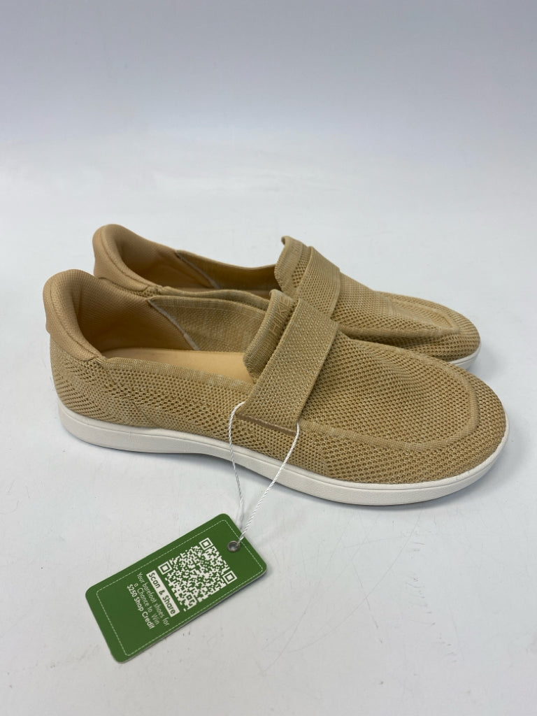 NWT Hike Footwear  Size 8 Brown Knit Flats