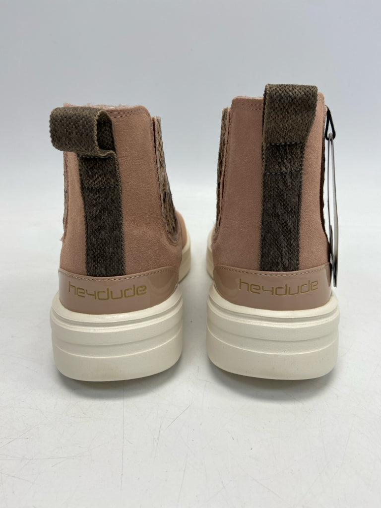 NWT Hey Dude US Shoe Size 9 Pink Suede Boots