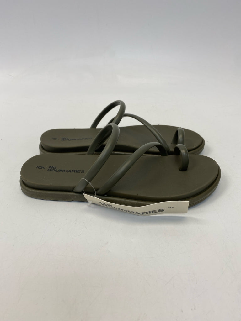 NWT No Boundaries  Size 6 Dark Olive Sandals