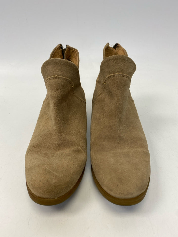 Born  Size 8 Brown Suede Boots