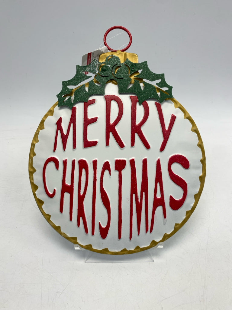 NWT White/Red Metal Christmas