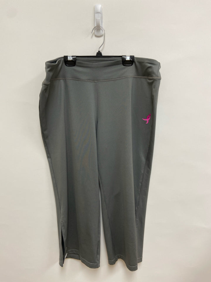New Balance Size L Gray Athletic Leggings