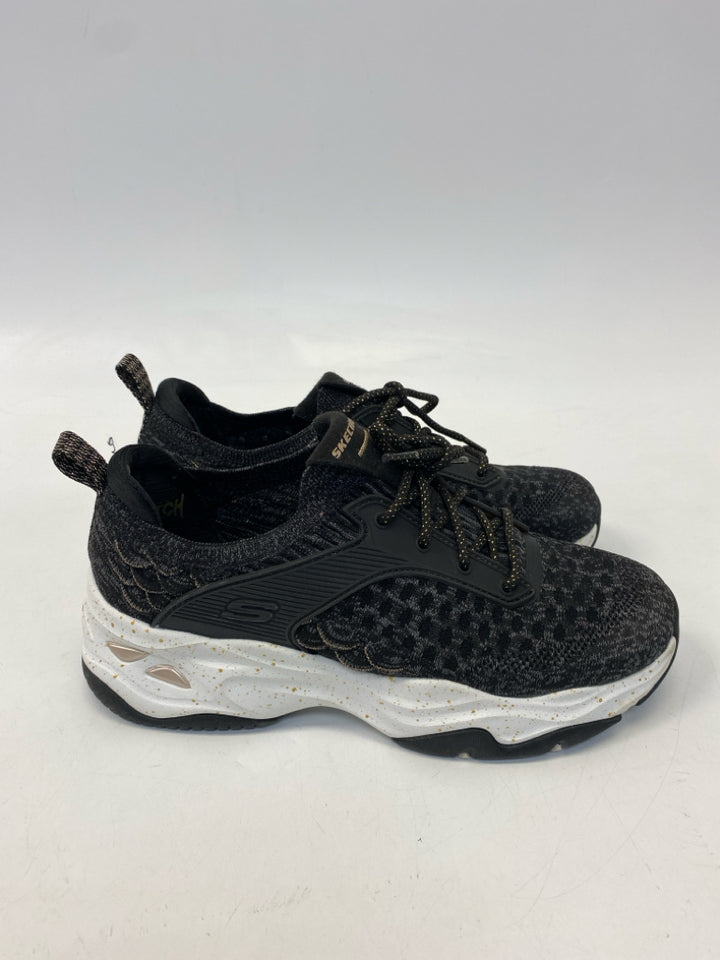 Skechers  Size 7 Blk/Gray Lace-up Sneakers
