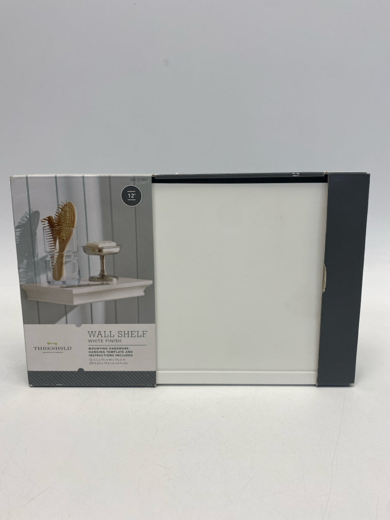 NEW/BOX Threshold White Wall Hanging