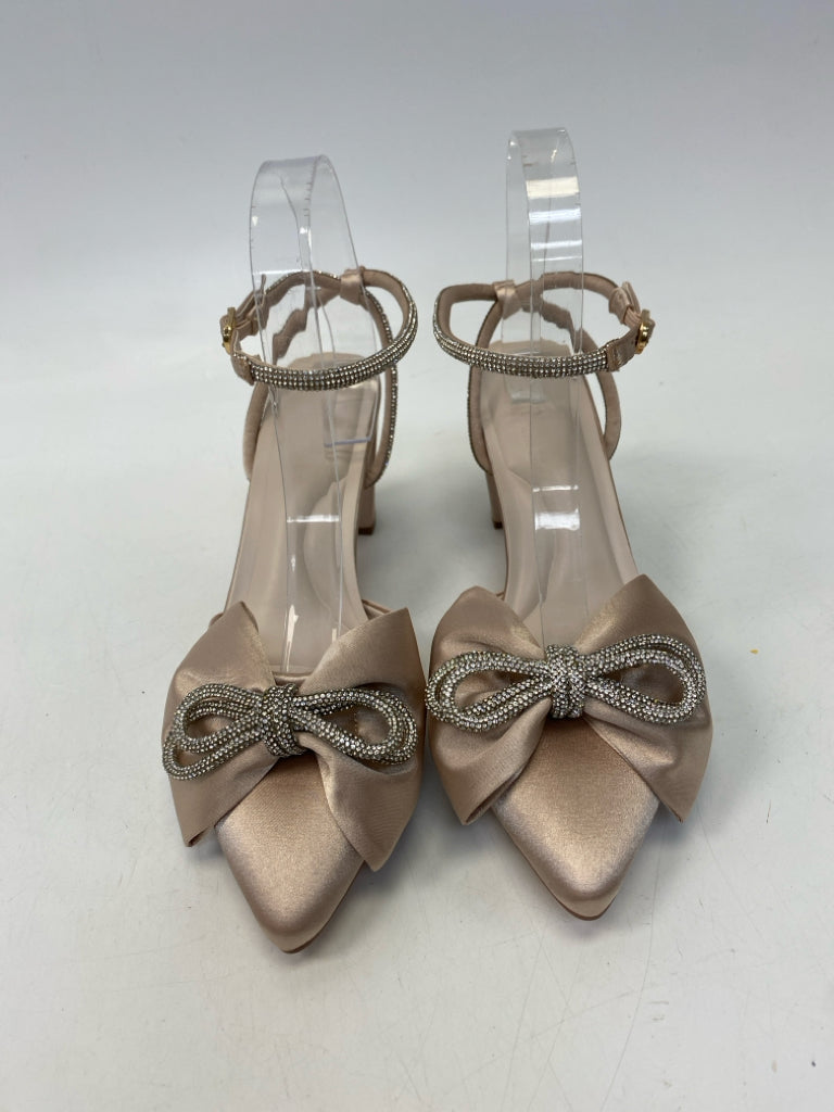 NWOT US Shoe Size 8.5 Champagne Silver Rhino(s) Heels