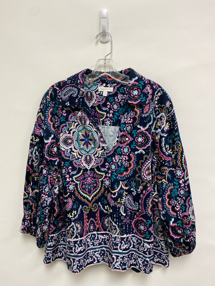 Crown &amp; Ivy  SIZE  2X Navy White/Pink Paisley Plus Size Top