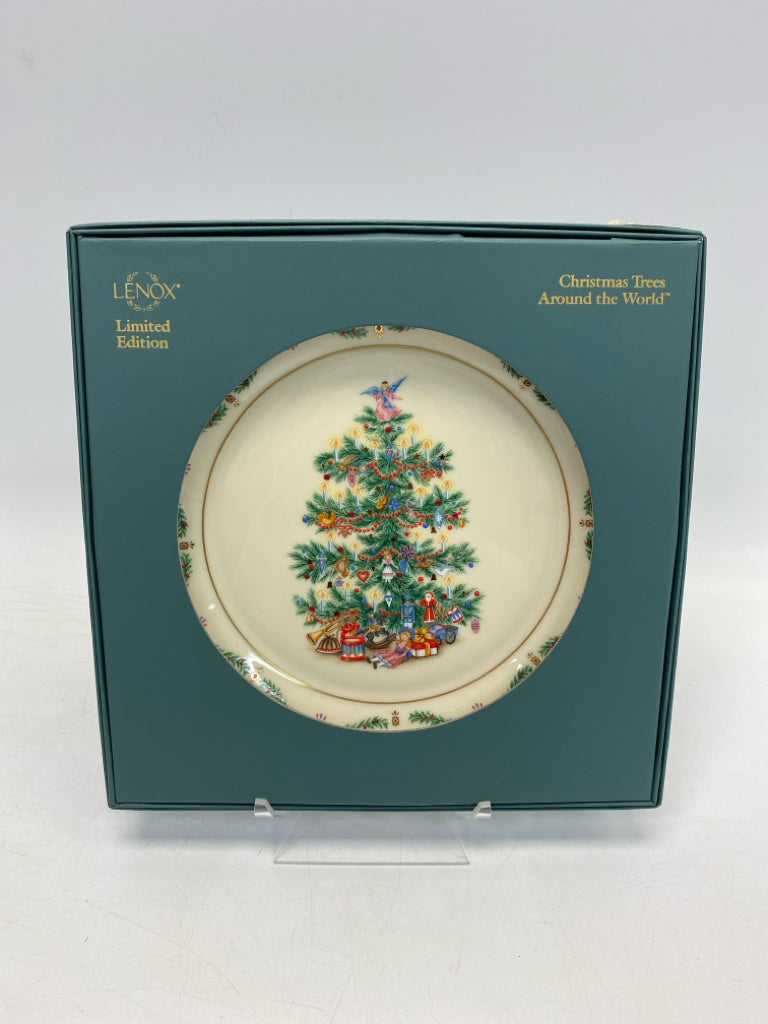 Lenox Cream Green/Multi Christmas Decorative Plate