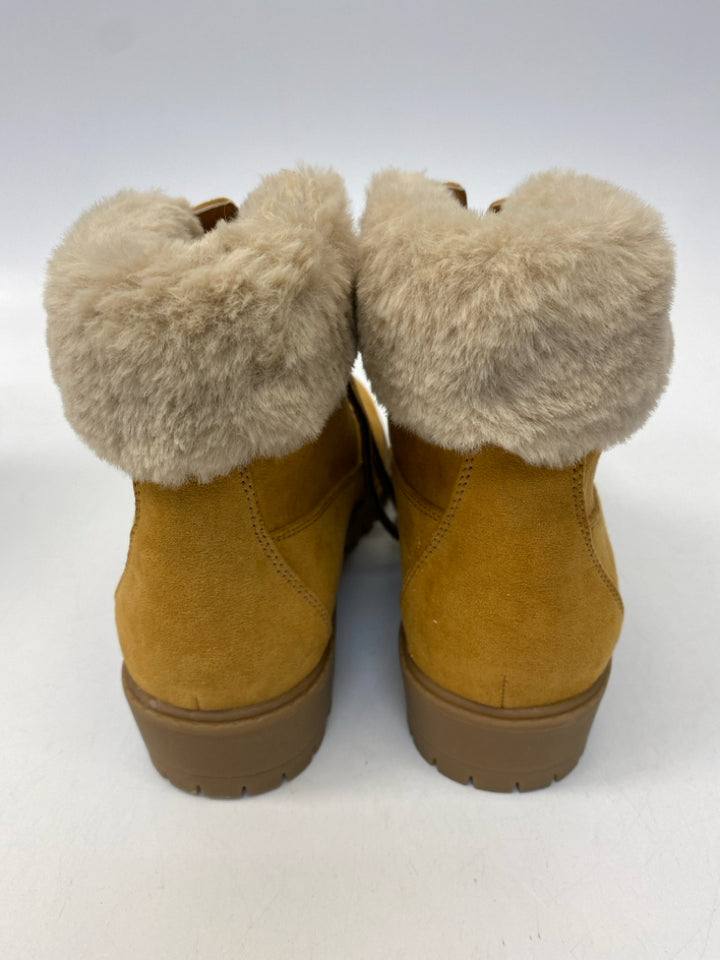 NWOT Madden Girl US Size 8.5 Camel Lace Trim Boots