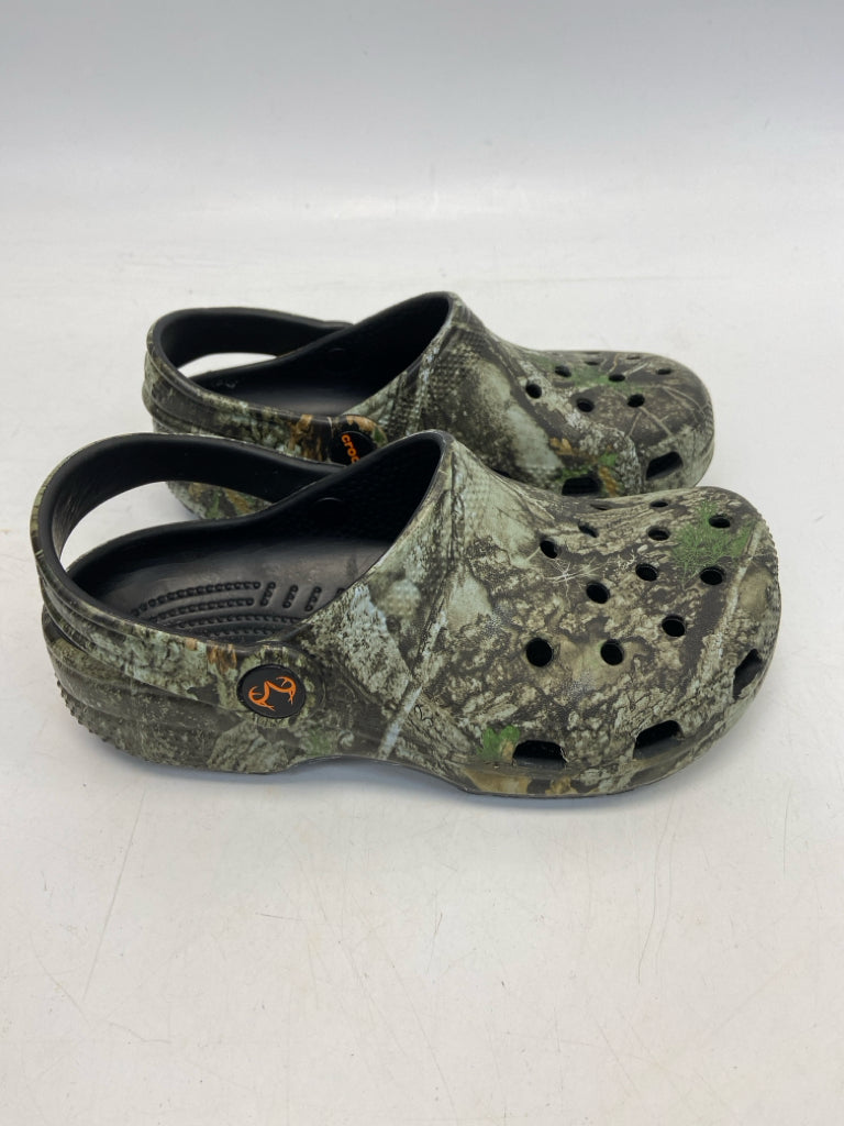 Crocs SIZE 1 Green Camouflage Boy&