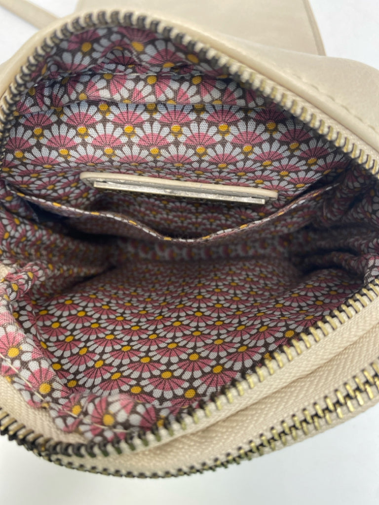 Antik Kraft Cream Crossbody
