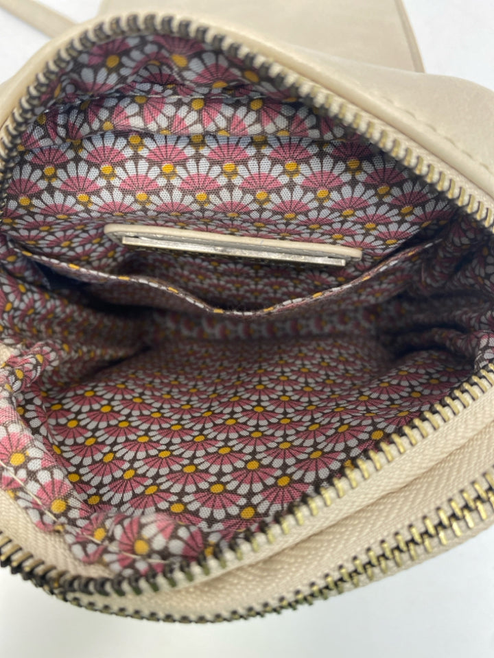 Antik Kraft Cream Crossbody