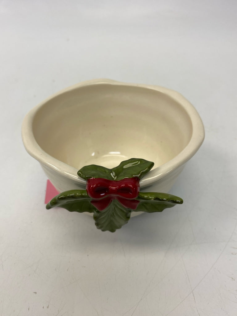 Grasslands Road Cream Green Ceramic Christmas