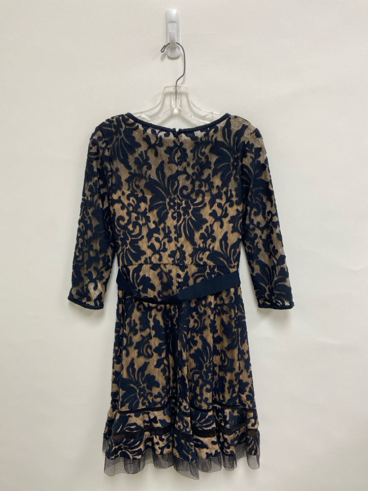 Tadashi Shoji Size 6P Tan Navy Lace Petite Dress