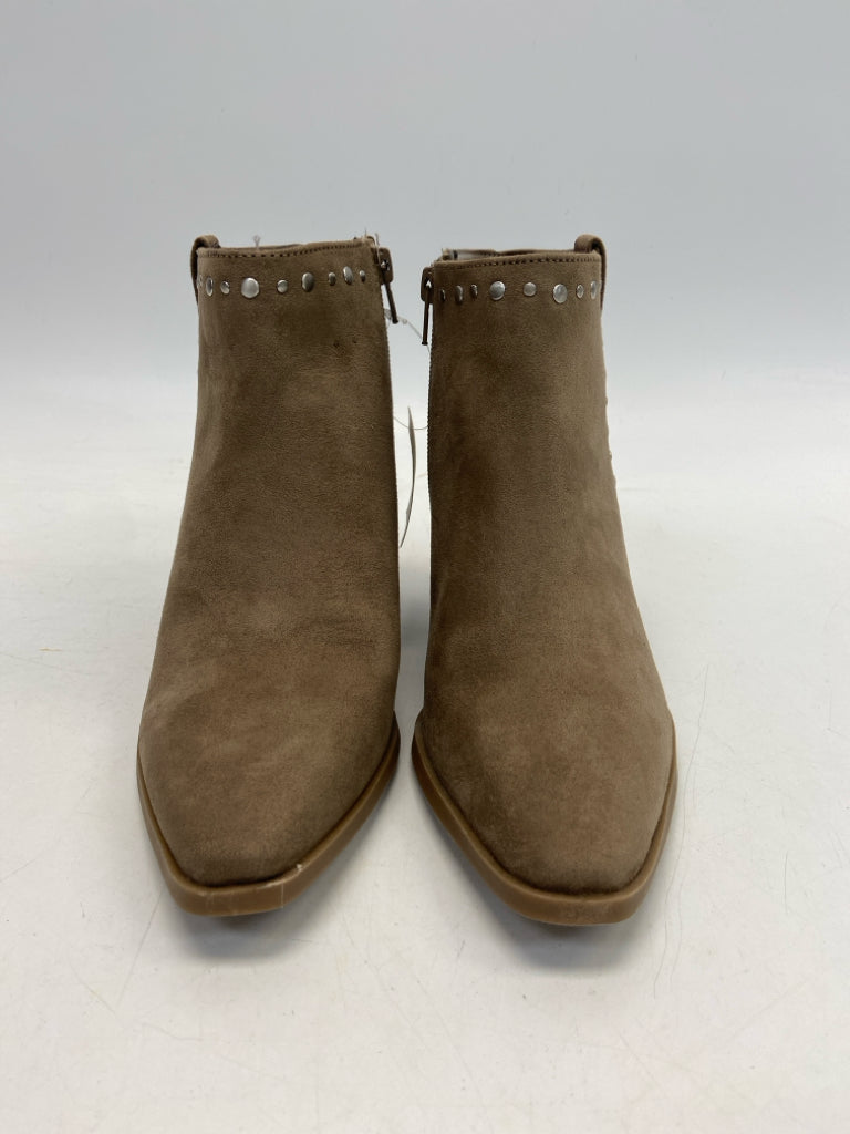 NWT  Size 9 Brown Side Zipper Boots