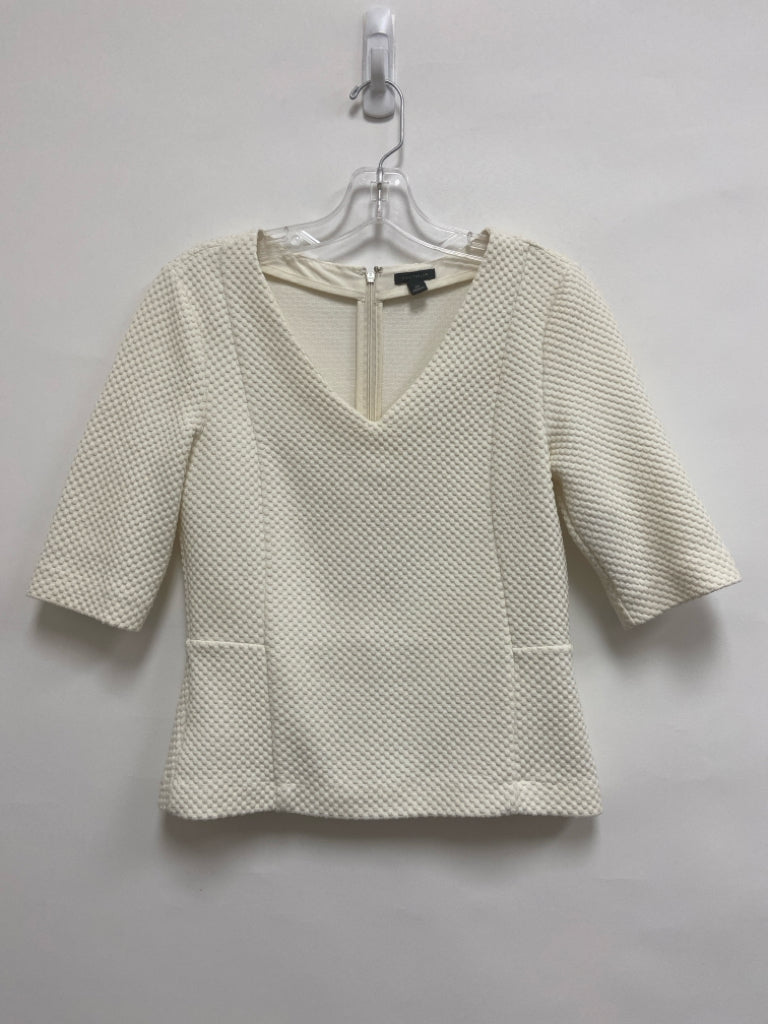 Ann Taylor Size XS Cream Texture Ladies Top