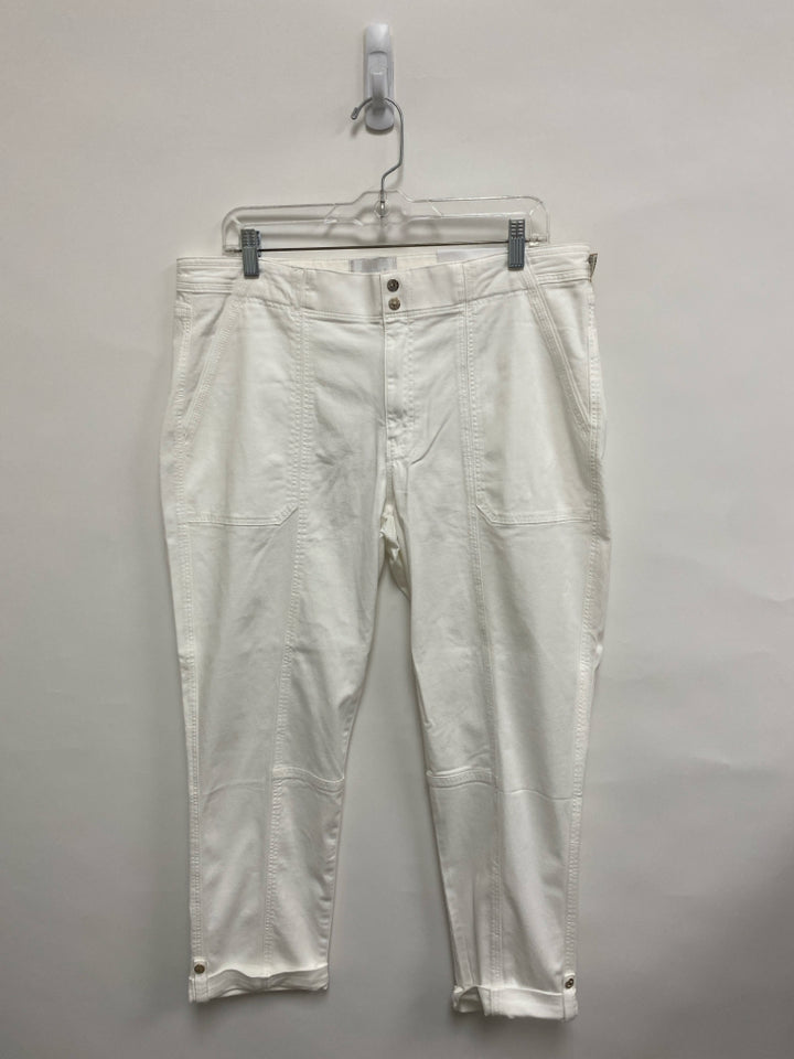 NWT Wht House/Blk Mkt Size 14 White Cropped Ladies Pants