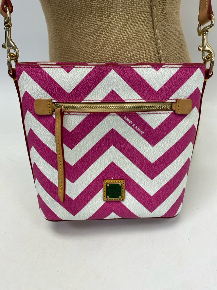 Dooney &amp; Bourke White Fuchsia Chevron Crossbody