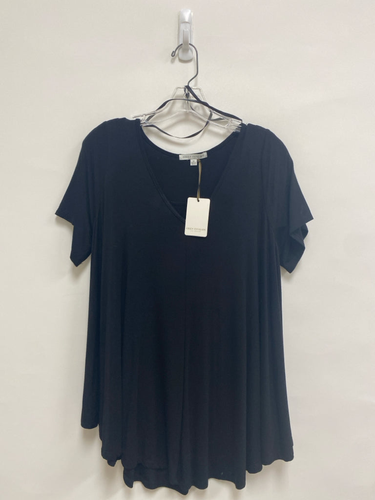 NWT GREEN ENVELOPE  SIZE  1X Black Short Sleeve Plus Size Top