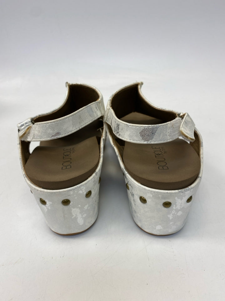 Corkys  Size 11 White Silver Sandals