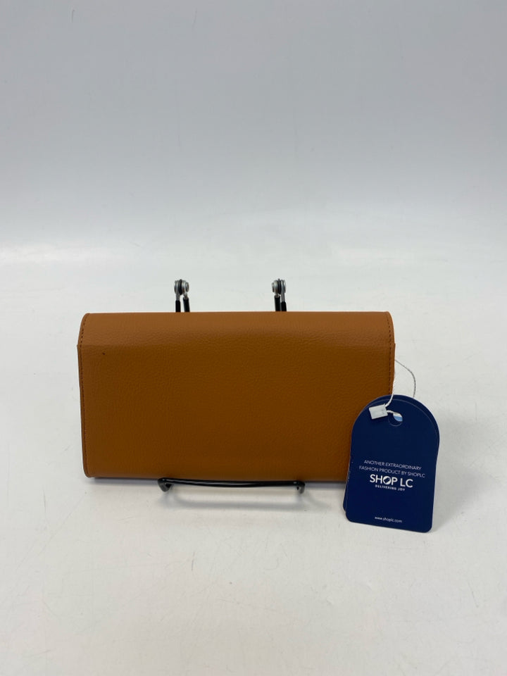 NWT  Size Chestnut Wallet
