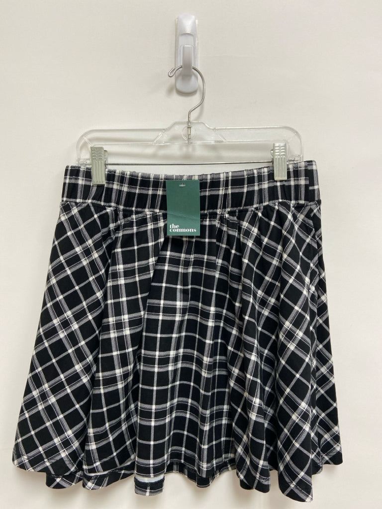 NWT SIZE XL Black/White Girl&