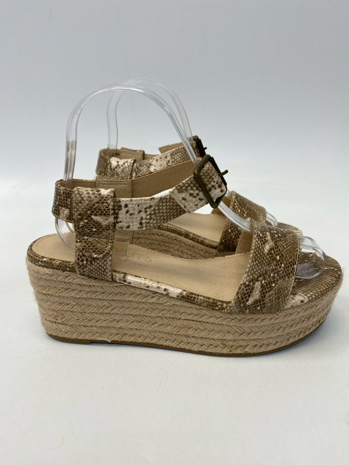 Size 7 Cream/Brown Snakeprint Sandals