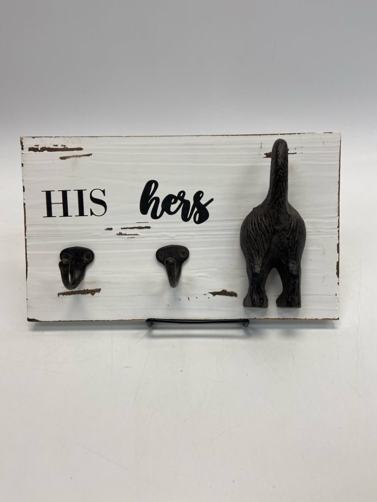 White Black Wood/Metal Wall Hanging