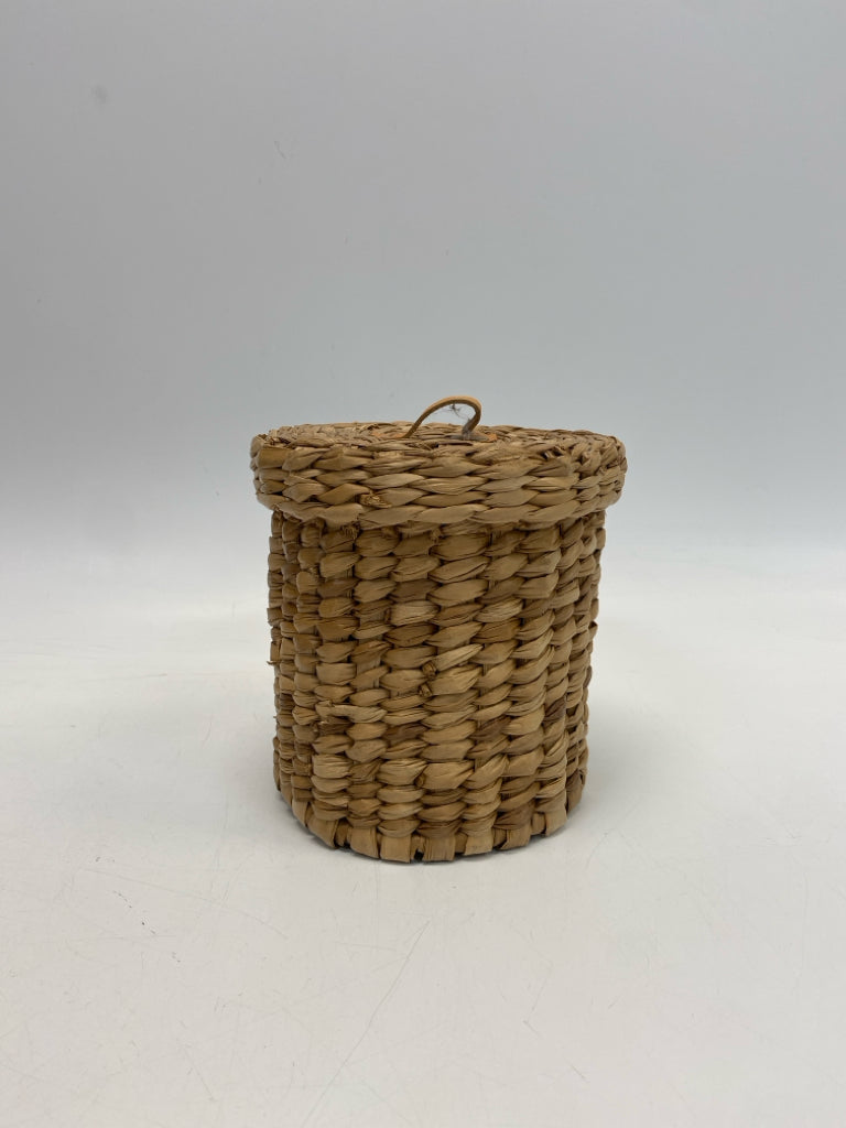 Natural Basketweave Basket