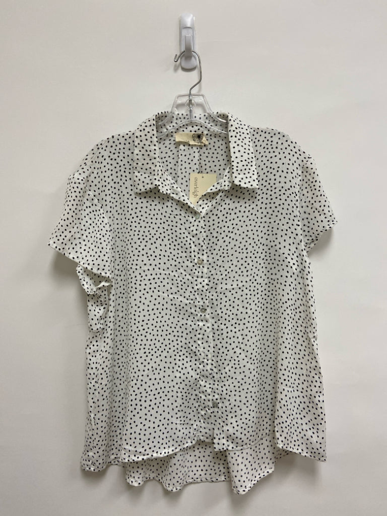 NWT Size M White Black Dots Button Up Ladies Top