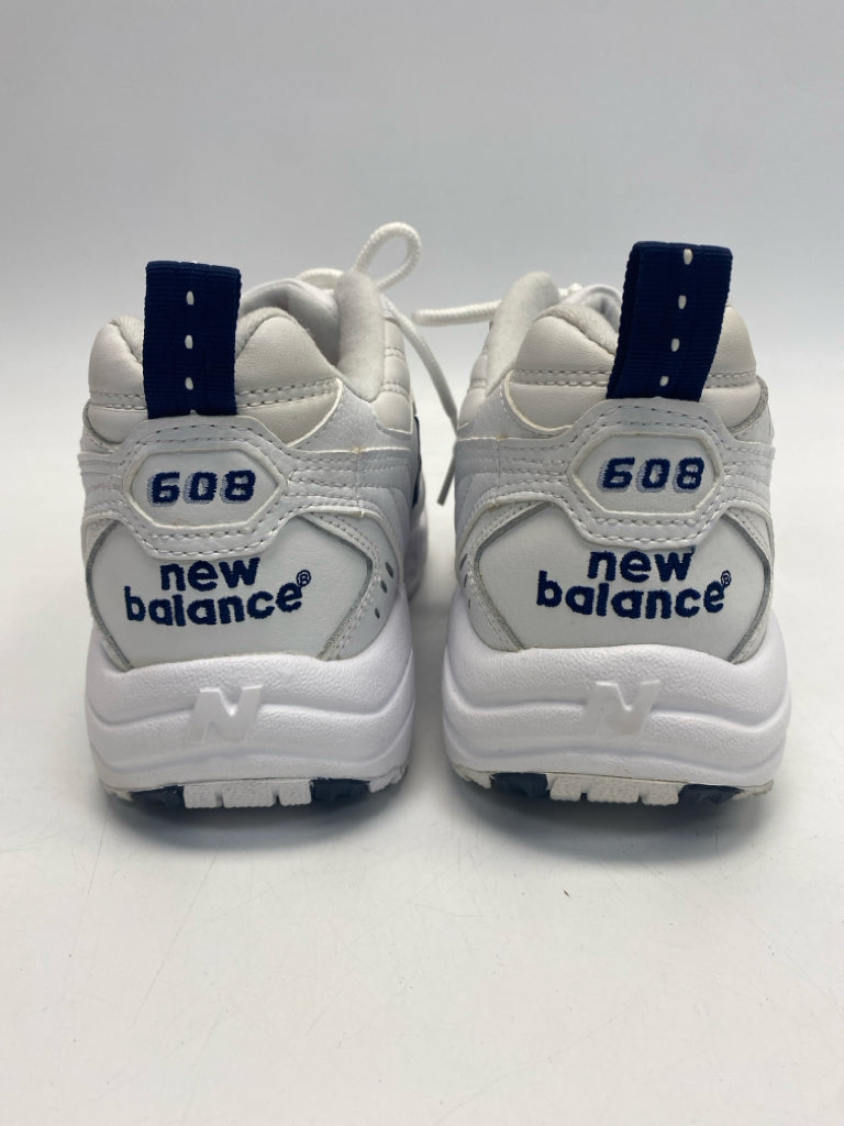 New Balance Size 9 White Navy Lace-Up Men&