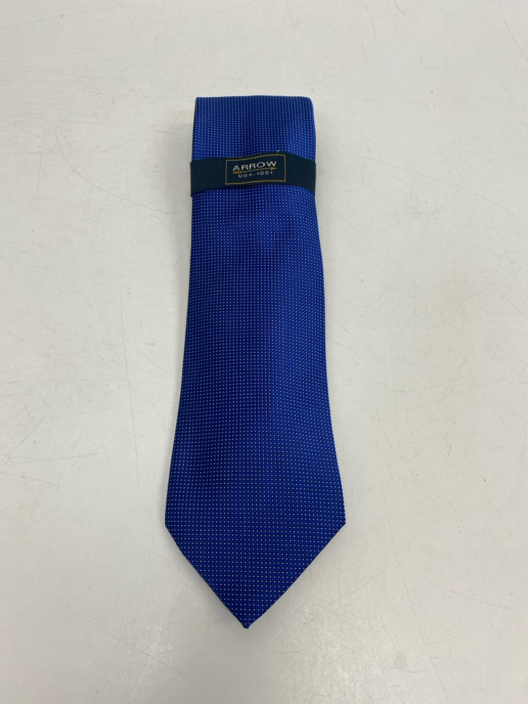 NEW/PKG Arrow Blue White Dots Silk Men&