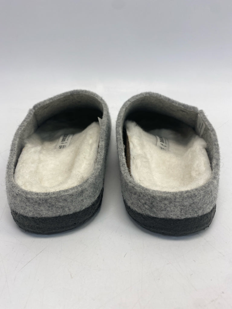 Birkenstock  Size 9 Gray Slippers
