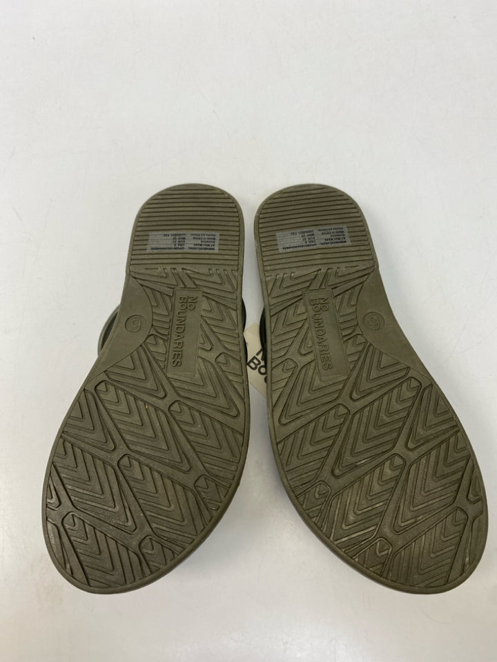 NWT No Boundaries  Size 6 Dark Olive Sandals