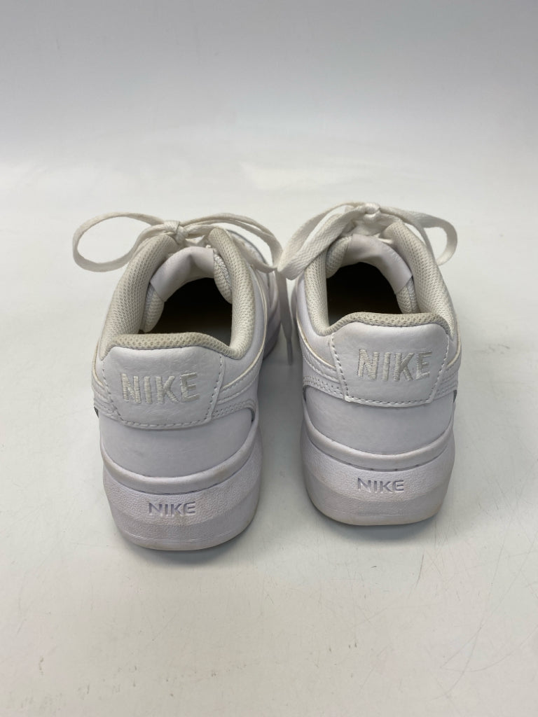 Nike  Size 7.5 White Lace-up Sneakers