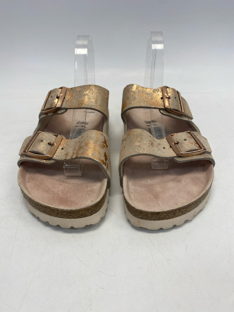 Birkenstock EU Shoe Size 40 US Shoe Size 11 Tan Rose Gold Metallic Sandals